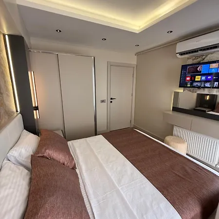 Konyaalti Plajina Yakin Lueks * Antalya