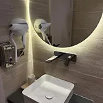 Konyaalti Plajina Yakin Lueks
