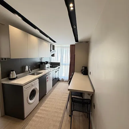 Konyaalti Plajina Yakin Lueks דירה