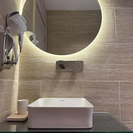 Konyaalti Plajina Yakin Lueks