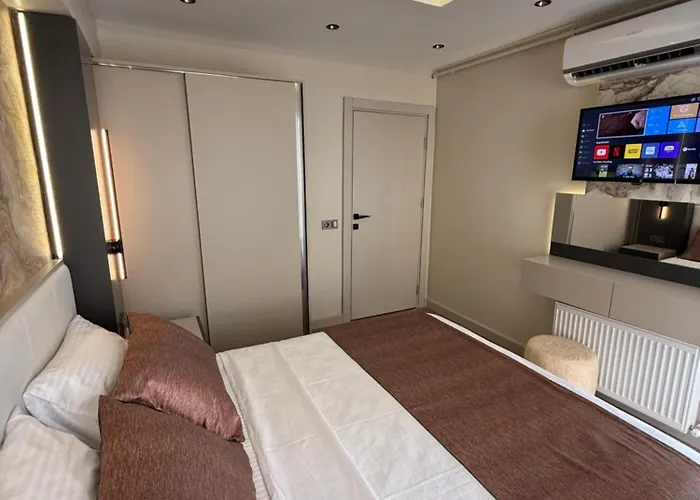 Konyaalti Plajina Yakin Lueks * Antalya
