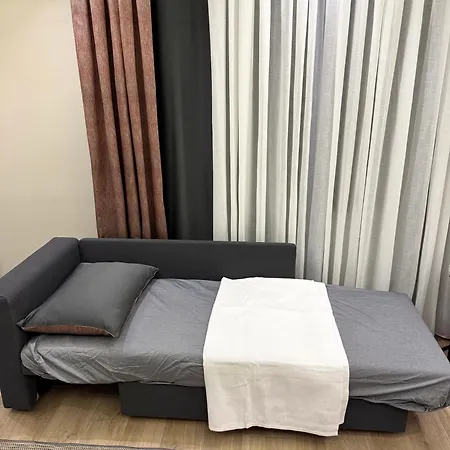 Konyaalti Plajina Yakin Lueks *