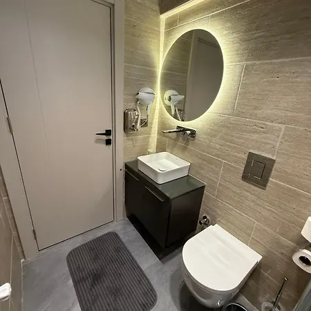 Konyaalti Plajina Yakin Lueks